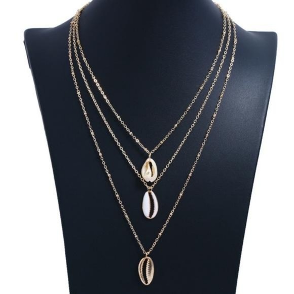 LAST ONE!! Layered Shell Necklace - Picture 4 of 7